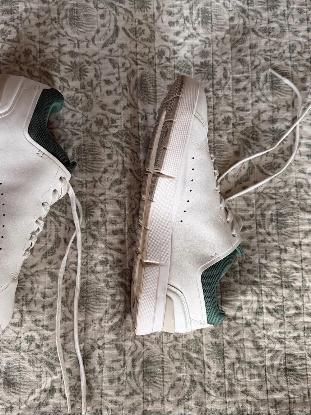 On Running The Roger White Sneakers with Green Collar